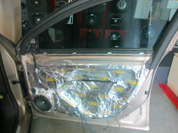 濰坊汽車(chē)音響改裝  濰坊專(zhuān)業(yè)汽車(chē)音響濰坊別克君威汽車(chē)音響改裝喇叭