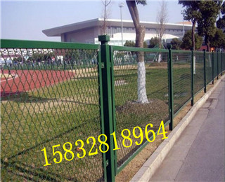 公路護(hù)欄網(wǎng)、鐵絲網(wǎng)圍欄供應(yīng)公路護(hù)欄網(wǎng)、鐵絲網(wǎng)圍欄供應(yīng) 潤(rùn)光護(hù)欄