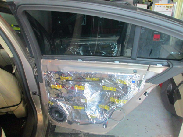 濰坊汽車(chē)音響改裝  濰坊專(zhuān)業(yè)汽車(chē)音響濰坊別克君威汽車(chē)音響改裝喇叭