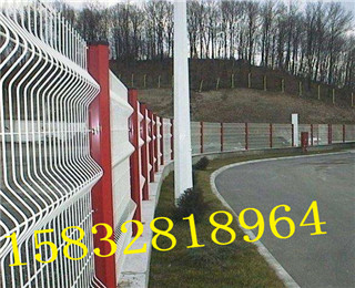 桃型柱護(hù)欄網(wǎng)