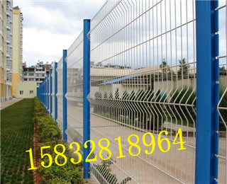 桃型柱護(hù)欄網(wǎng)