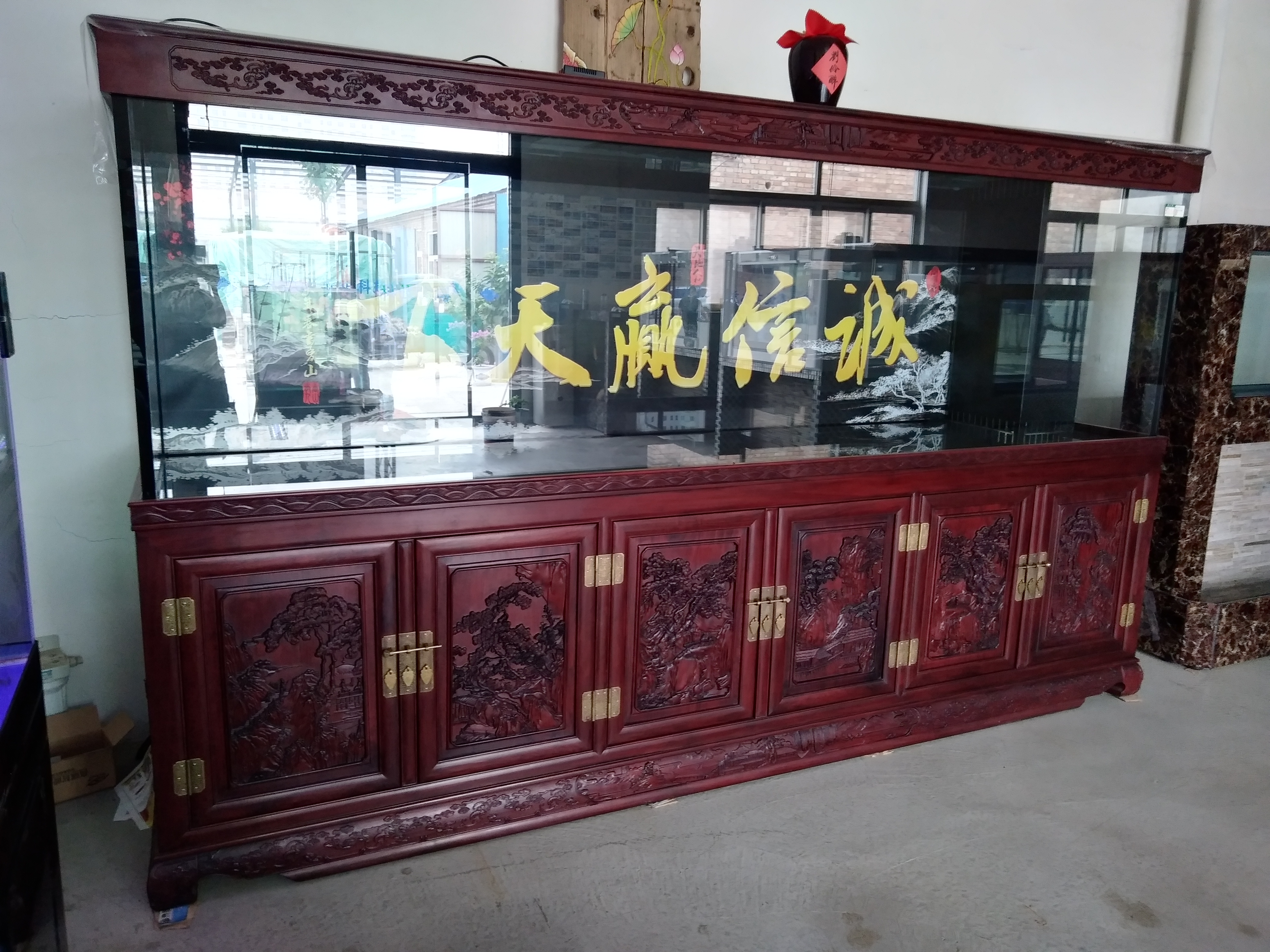 實(shí)木雕刻魚缸 老榆木缸