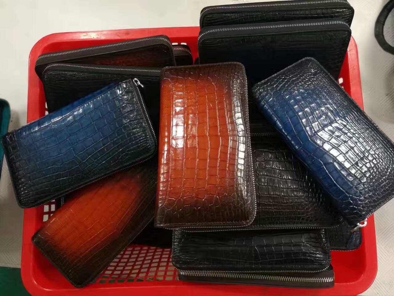 鱷魚皮單拉包 上海鱷魚皮單拉包 上海鱷魚皮單拉錢包