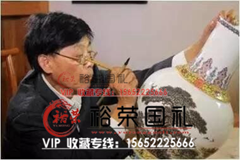 清·雍正 王懷治青花粉彩福福壽雙 清·雍正 王懷治青花粉彩福福壽瓶