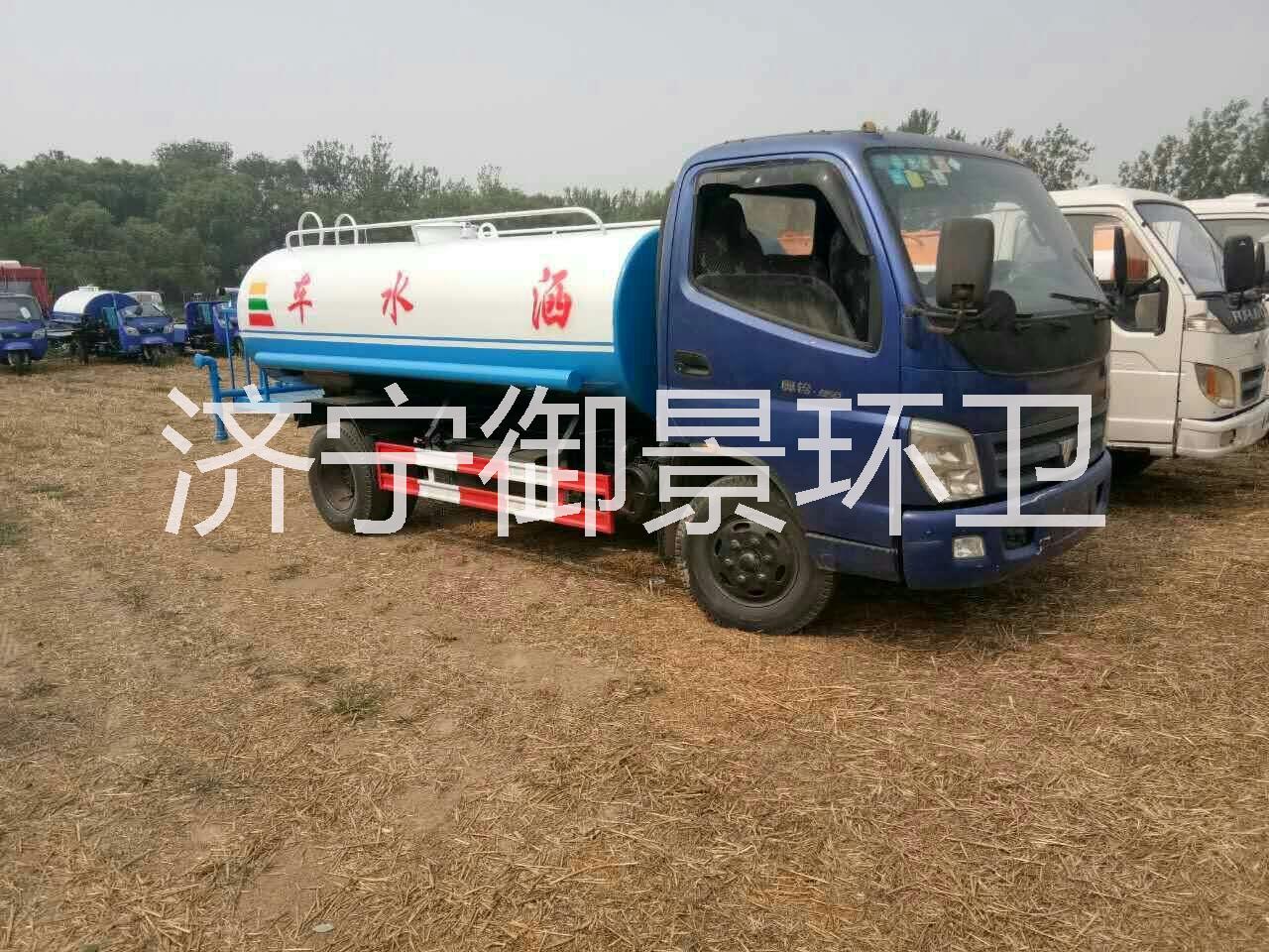 廠家直銷(xiāo)大小型號(hào)灑水車(chē)*補(bǔ)貼免購(gòu)置稅