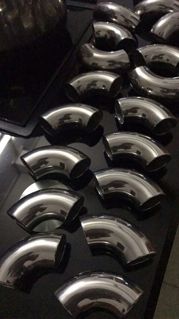 衛(wèi)生級不銹鋼管件拋光機