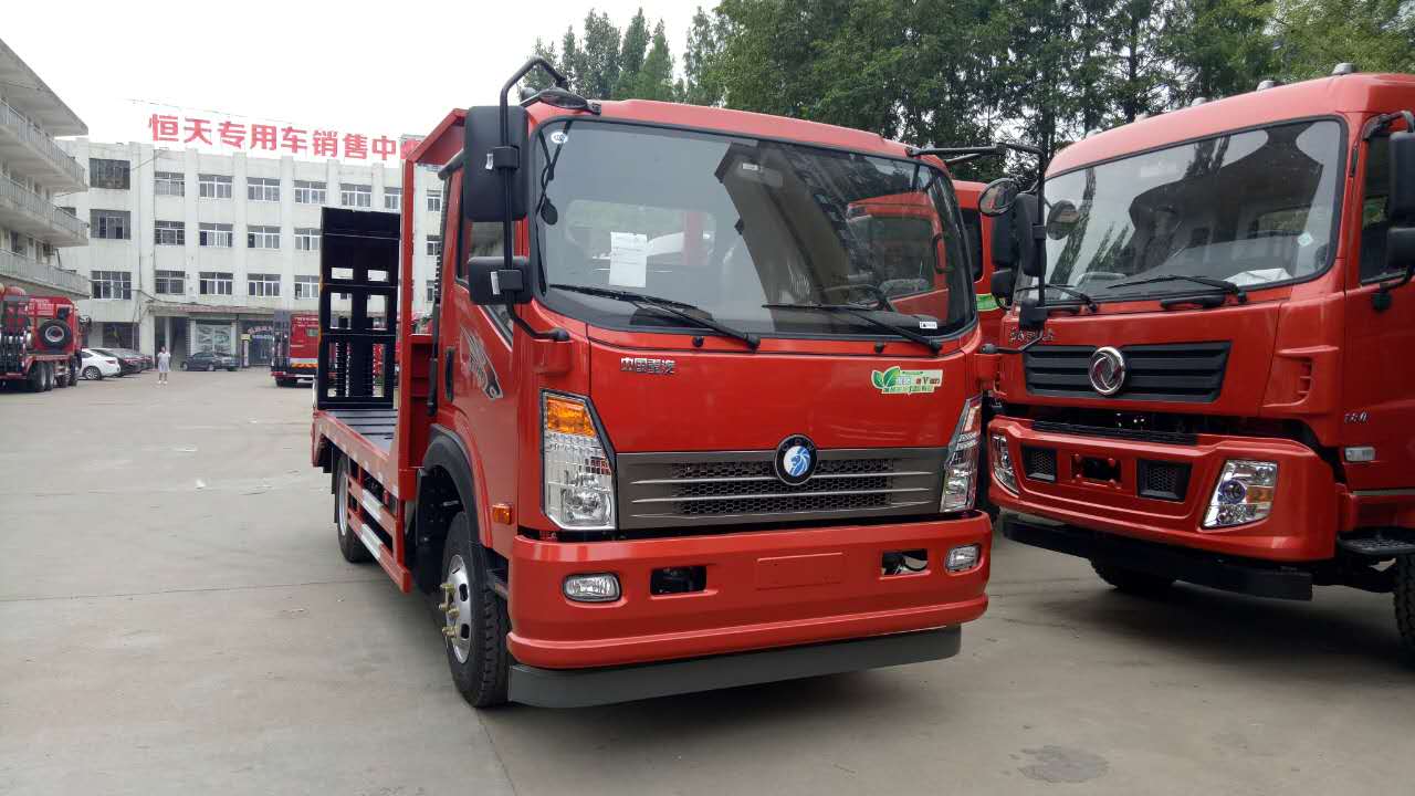 凱馬小挖機拖車（藍(lán)牌）60 挖機平板拖車廠家