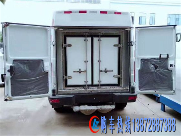 依維柯4方面包冷藏車國五汽油機
