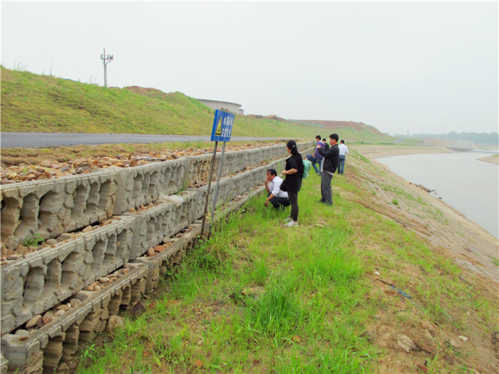 河北開元路側(cè)石鋼模具