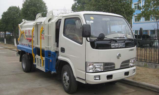 東風小霸王側(cè)裝壓縮垃圾車