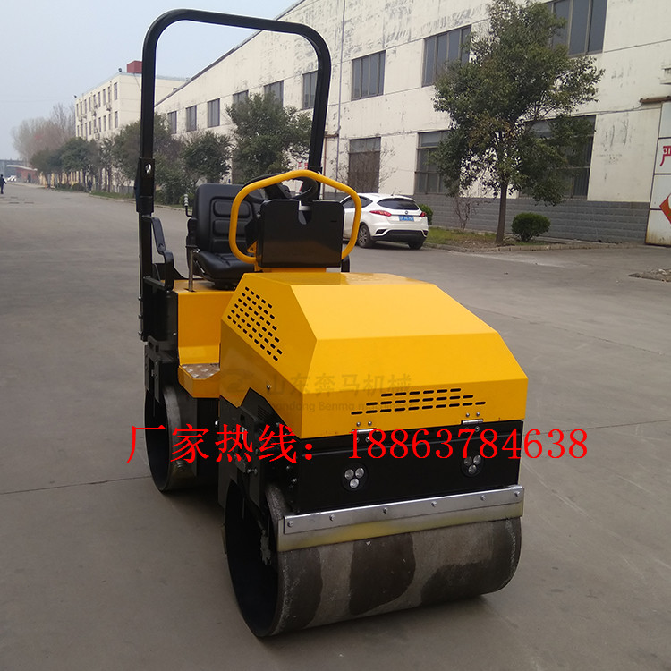 山西廠家直銷高配置三缸水冷*2噸壓路機(jī) 座駕式壓路機(jī) 性能穩(wěn)定*直銷