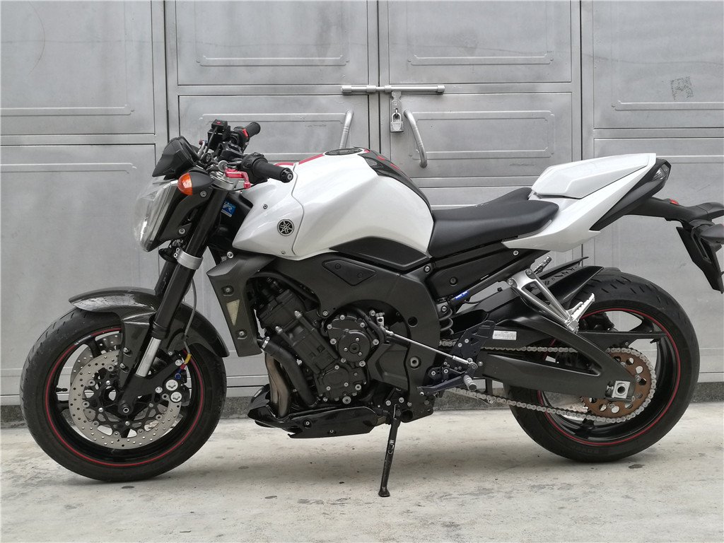 碣石二手摩托車商家直銷大排摩托2012年雅馬哈FZ1