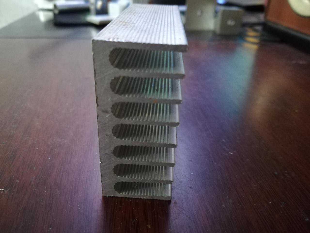 散熱器 機(jī)臺(tái)散熱器
