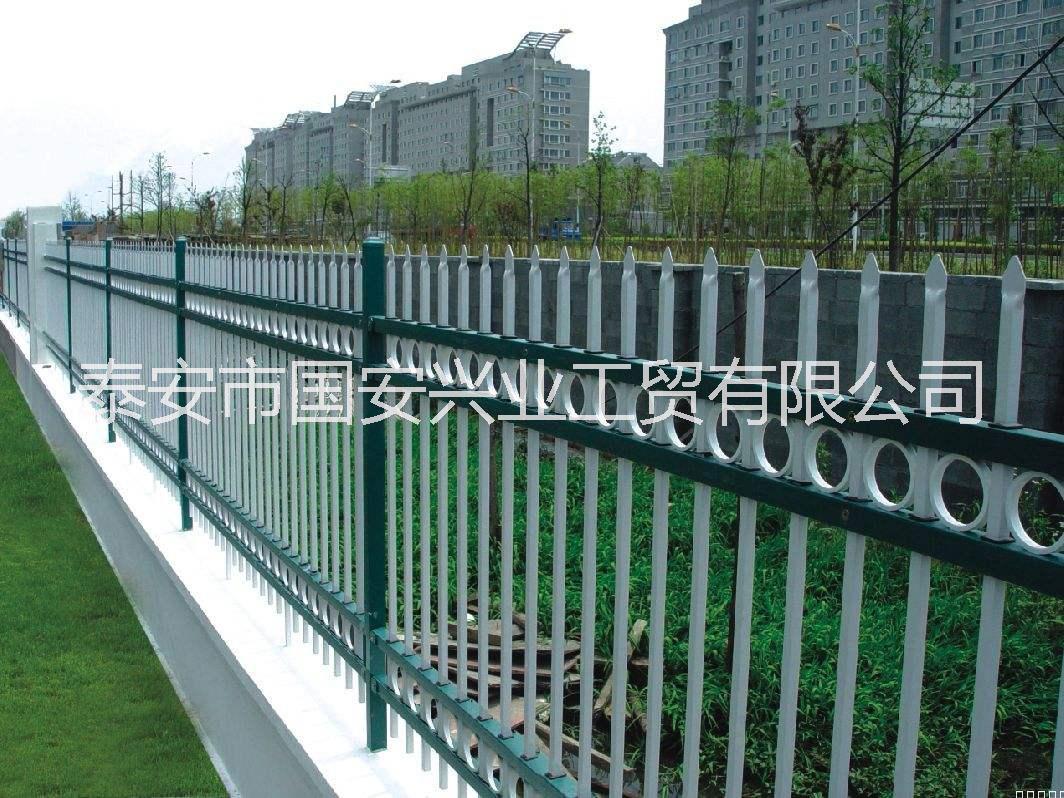 鋅鋼護(hù)欄  鋅鋼柵欄 鋅鋼護(hù)欄生產(chǎn)商 鋅鋼護(hù)欄材料 鋅鋼護(hù)欄配件