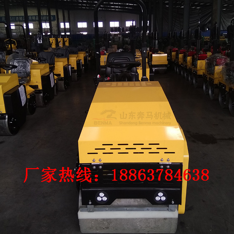 河北承德小型座駕式壓路機 進口配置1噸壓路機*款小型壓路機價格
