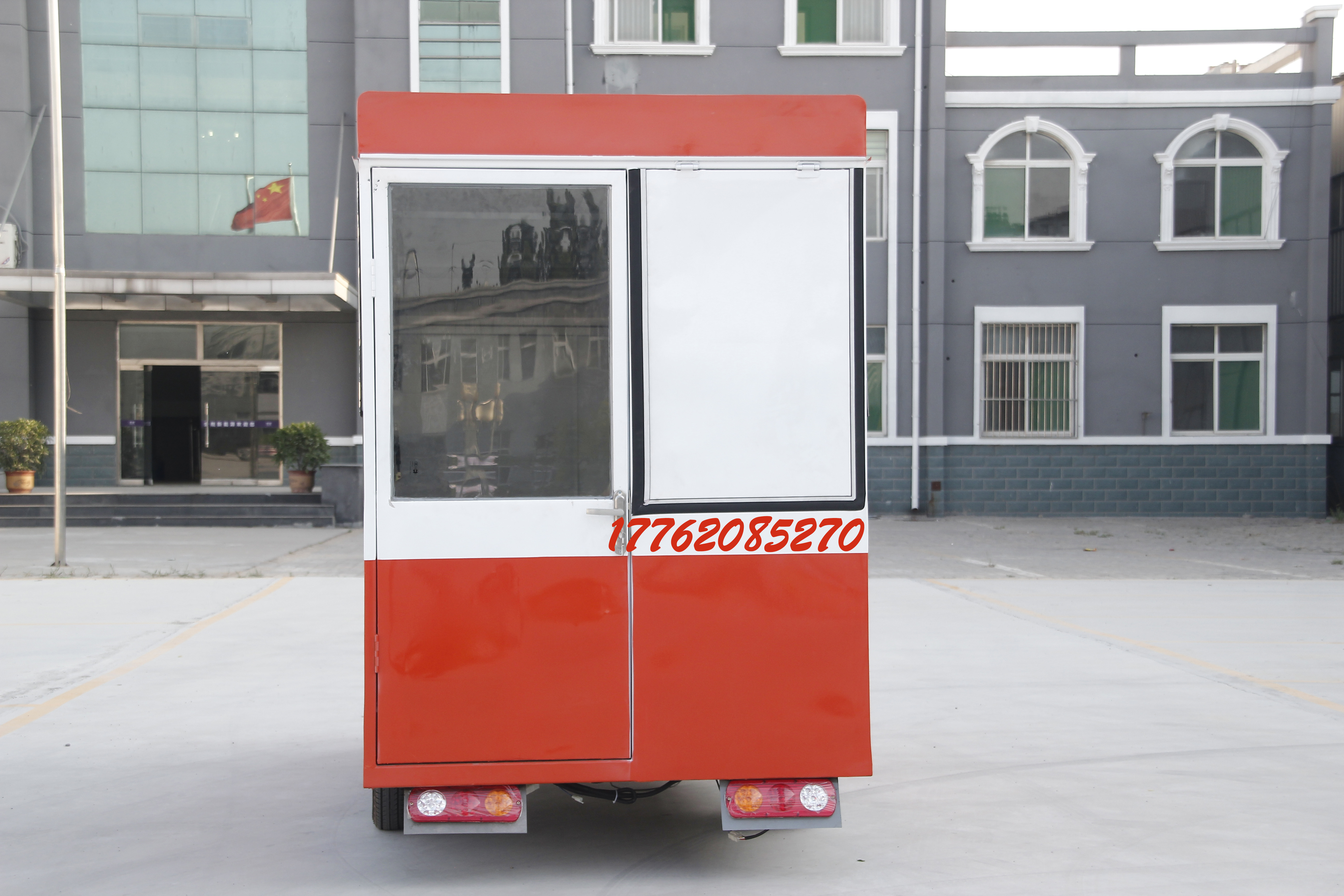 電動(dòng)三輪餐車便捷流動(dòng)小吃車多功能