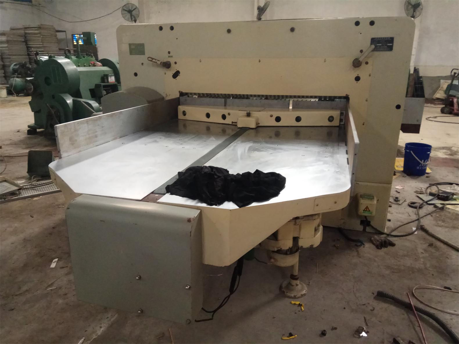 二手上海申威達(dá)1370電腦切紙機