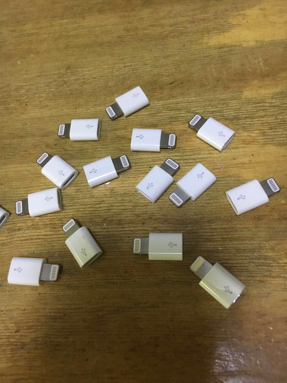 15818593983 現(xiàn)急需大量求購(gòu)蘋果8代手機(jī)液晶屏