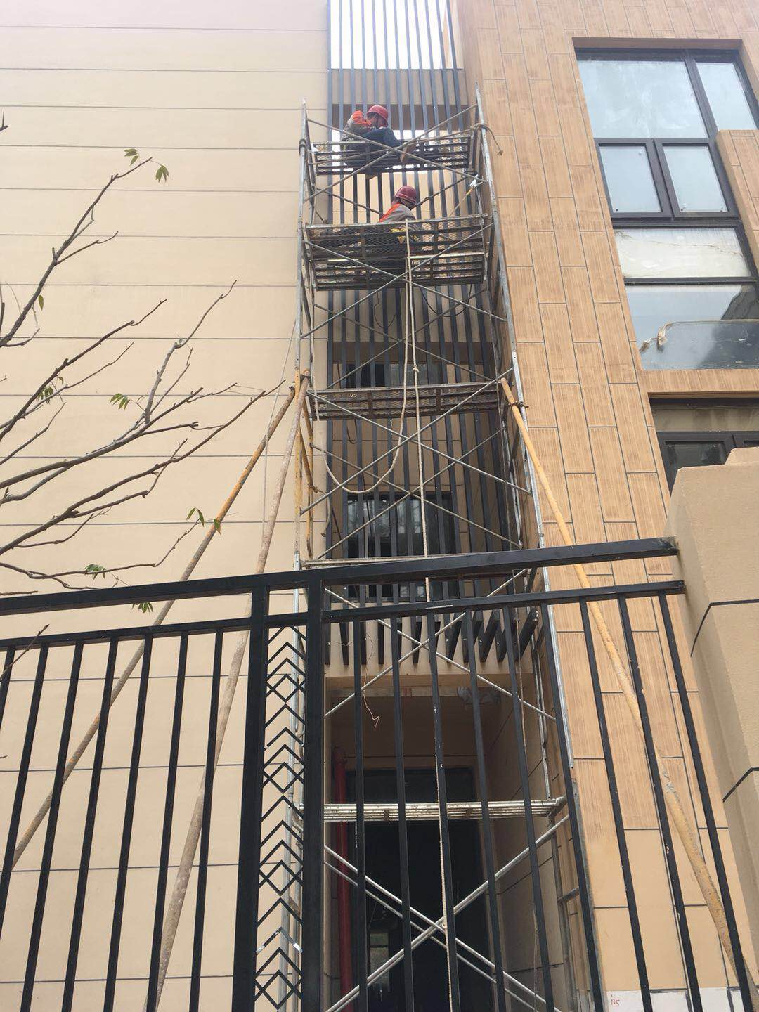 鋁合金門窗鐵藝欄桿