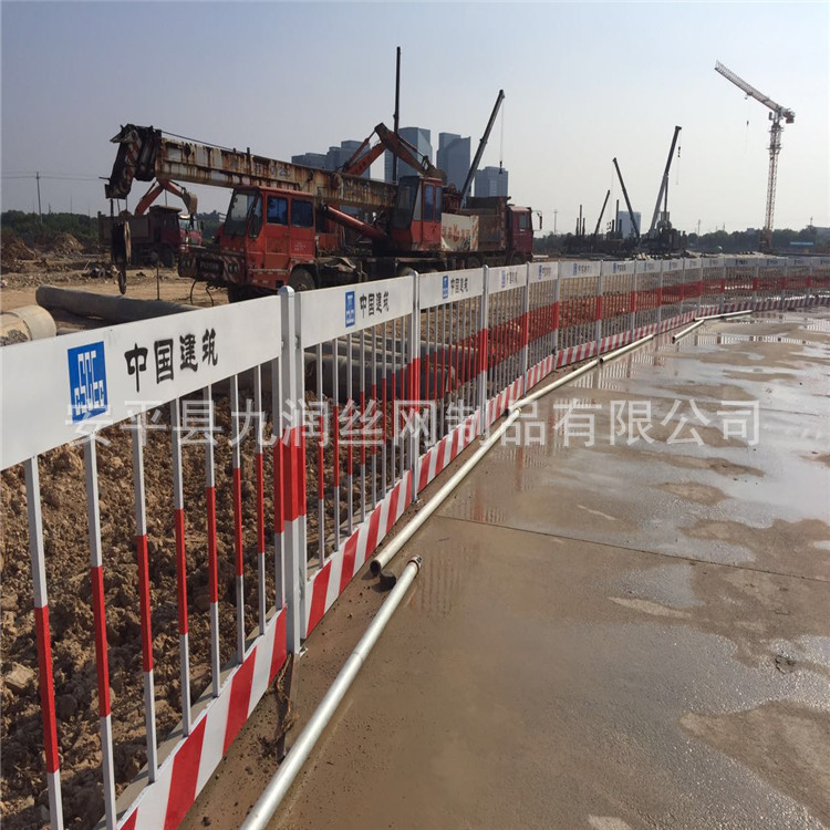 建筑工地防護(hù)欄桿 臨邊安全防護(hù) 基坑護(hù)欄   建筑工地圍欄