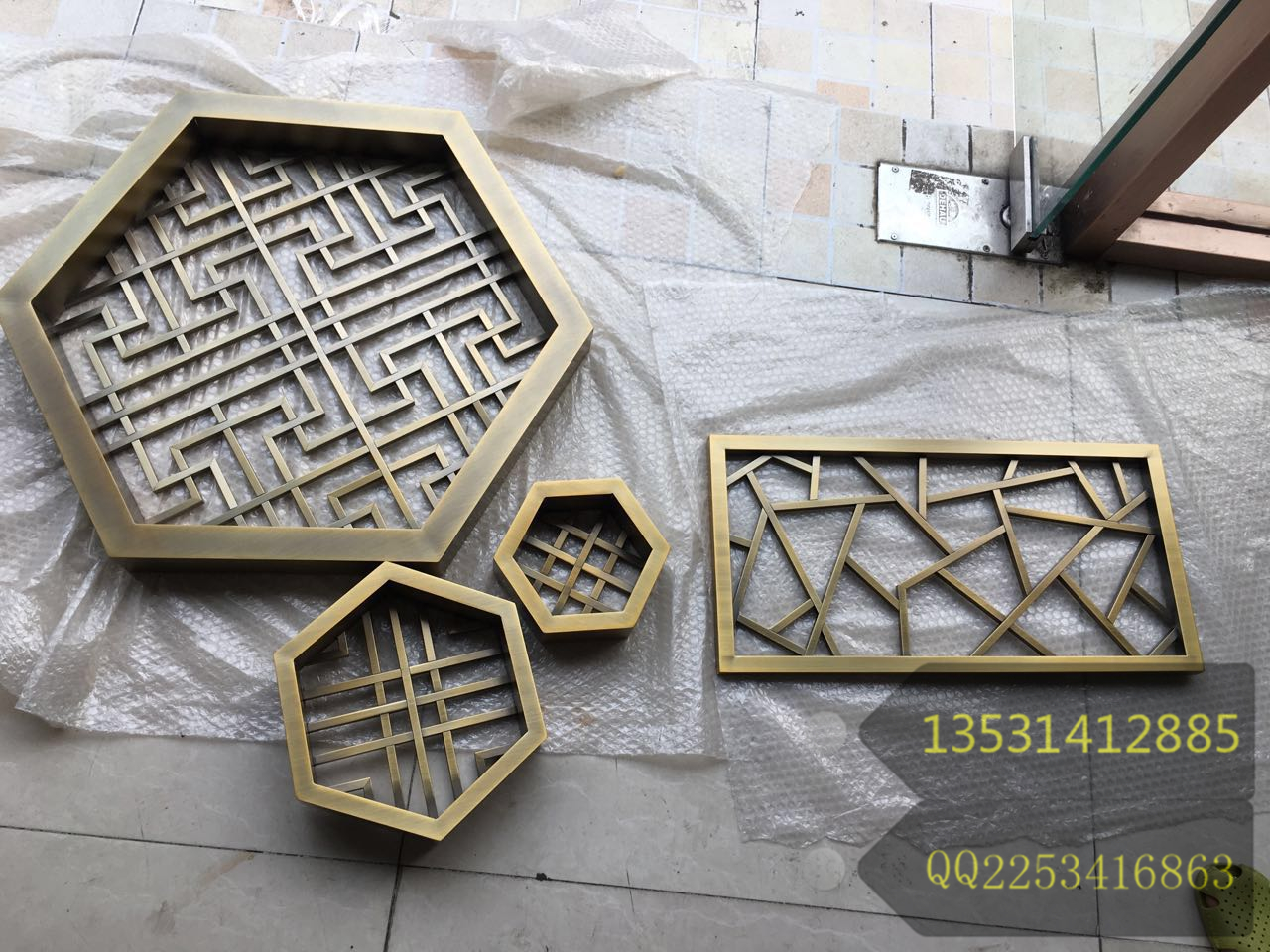 304青古銅不銹鋼屏風(fēng)工藝花格定制