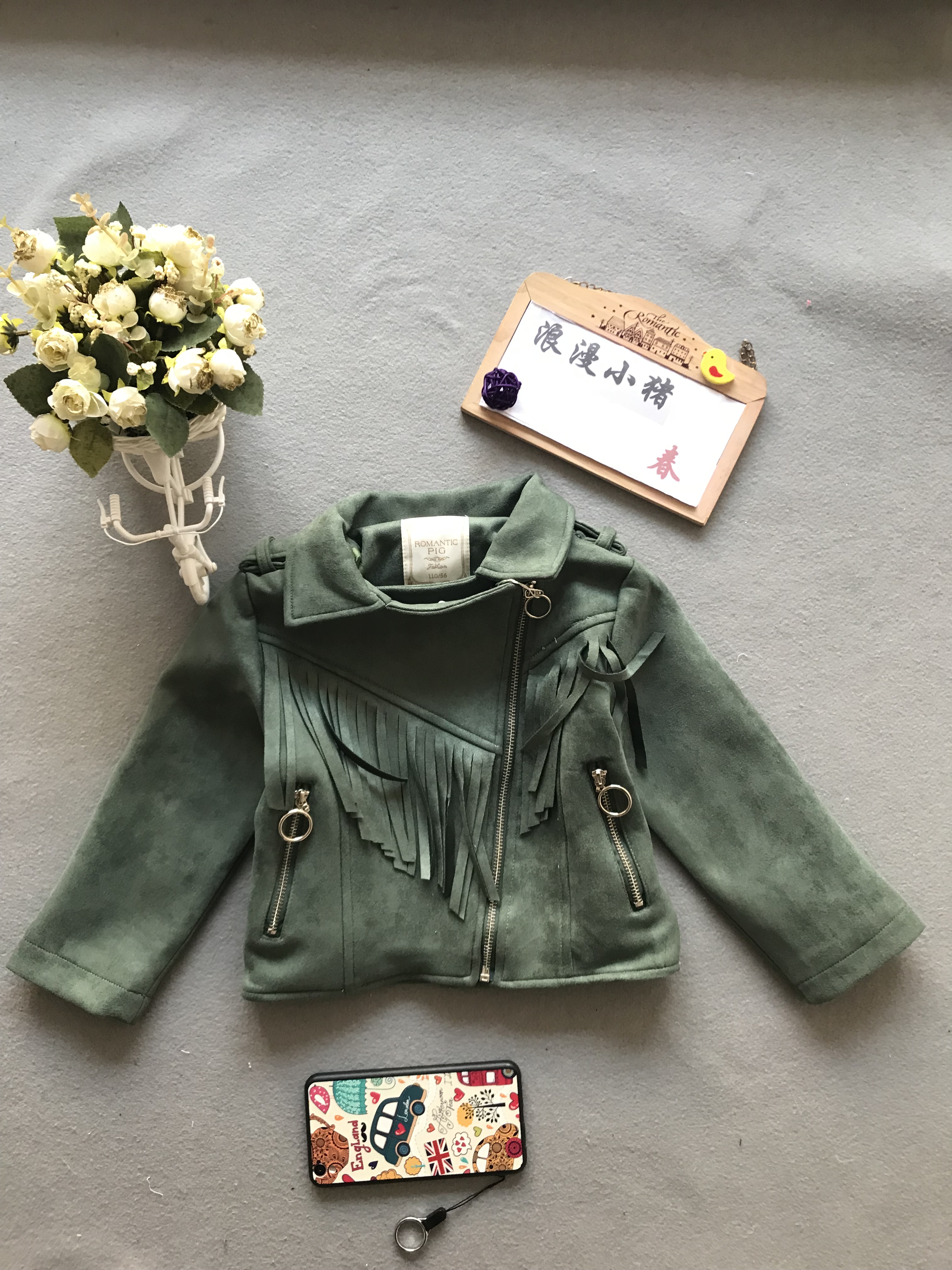 廣州外貿(mào)童裝批發(fā)浪漫小豬品牌折扣