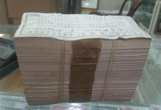 哪里回收1980年1元整捆價格高收購801元新價格135-2253-6056