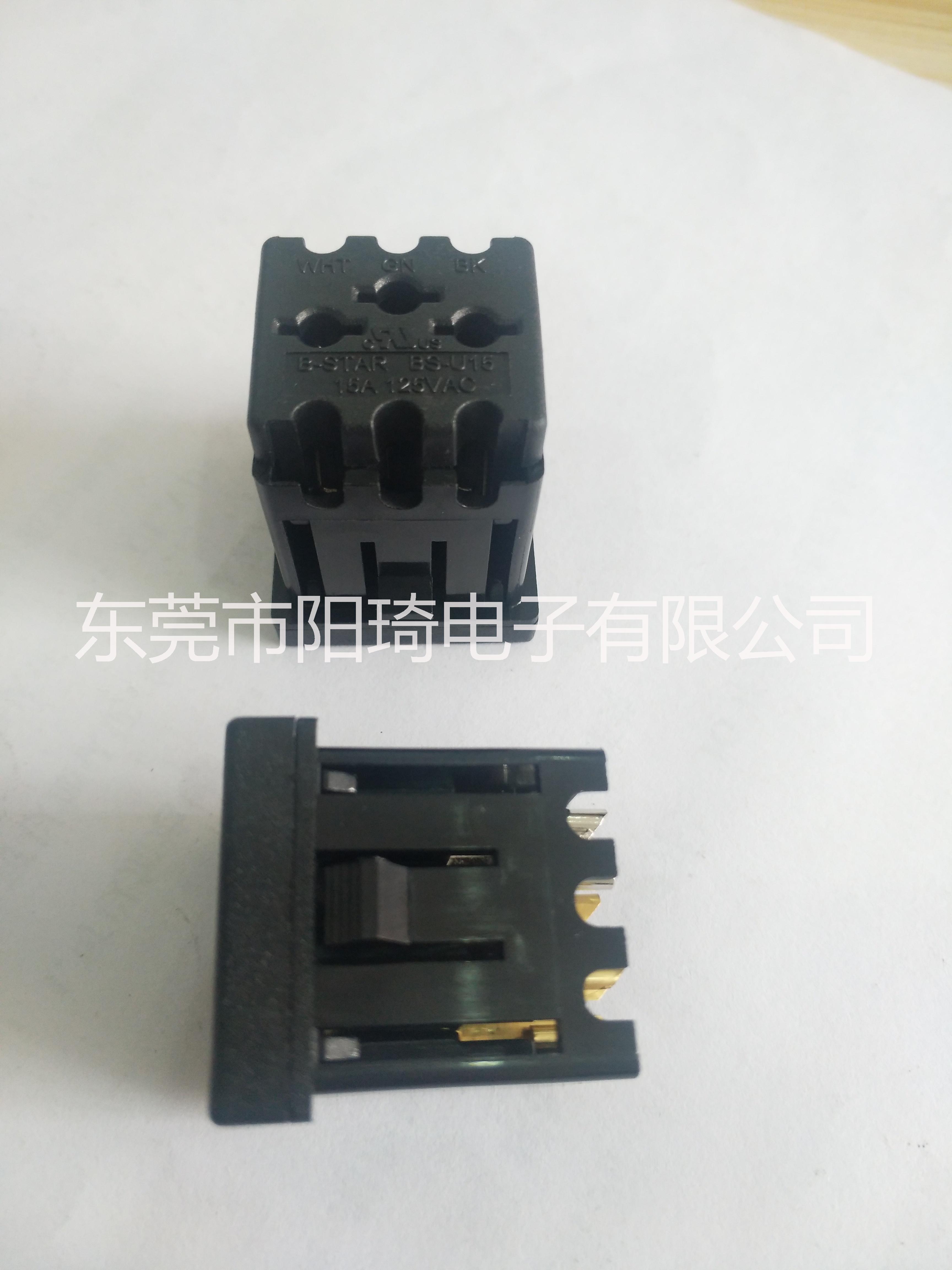 廠家供應(yīng)UL安規(guī)帶防護(hù)門(mén)美式插座 TR插座 TR美規(guī)插座 TR美式插座 TR插座防護(hù)門(mén)