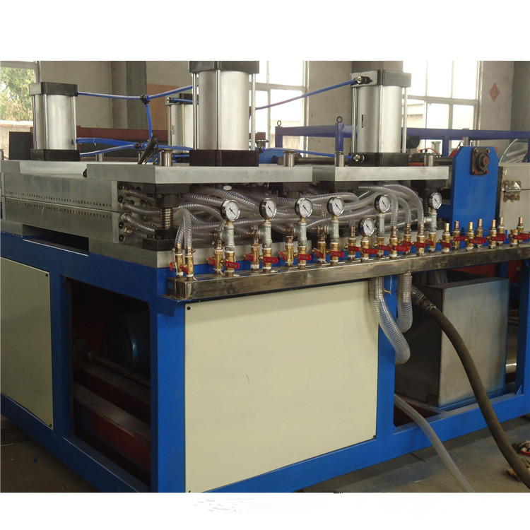 PP中空塑料建筑模板生產線