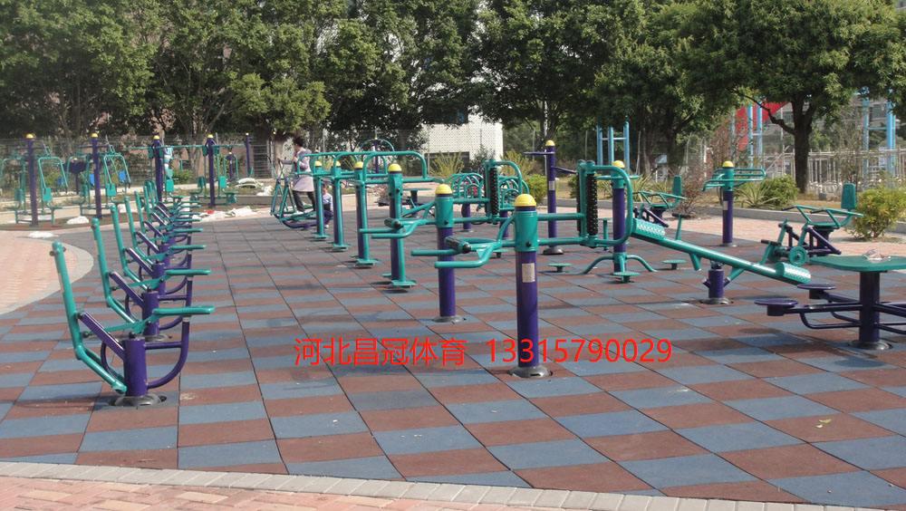 籃球架體育器材廠家