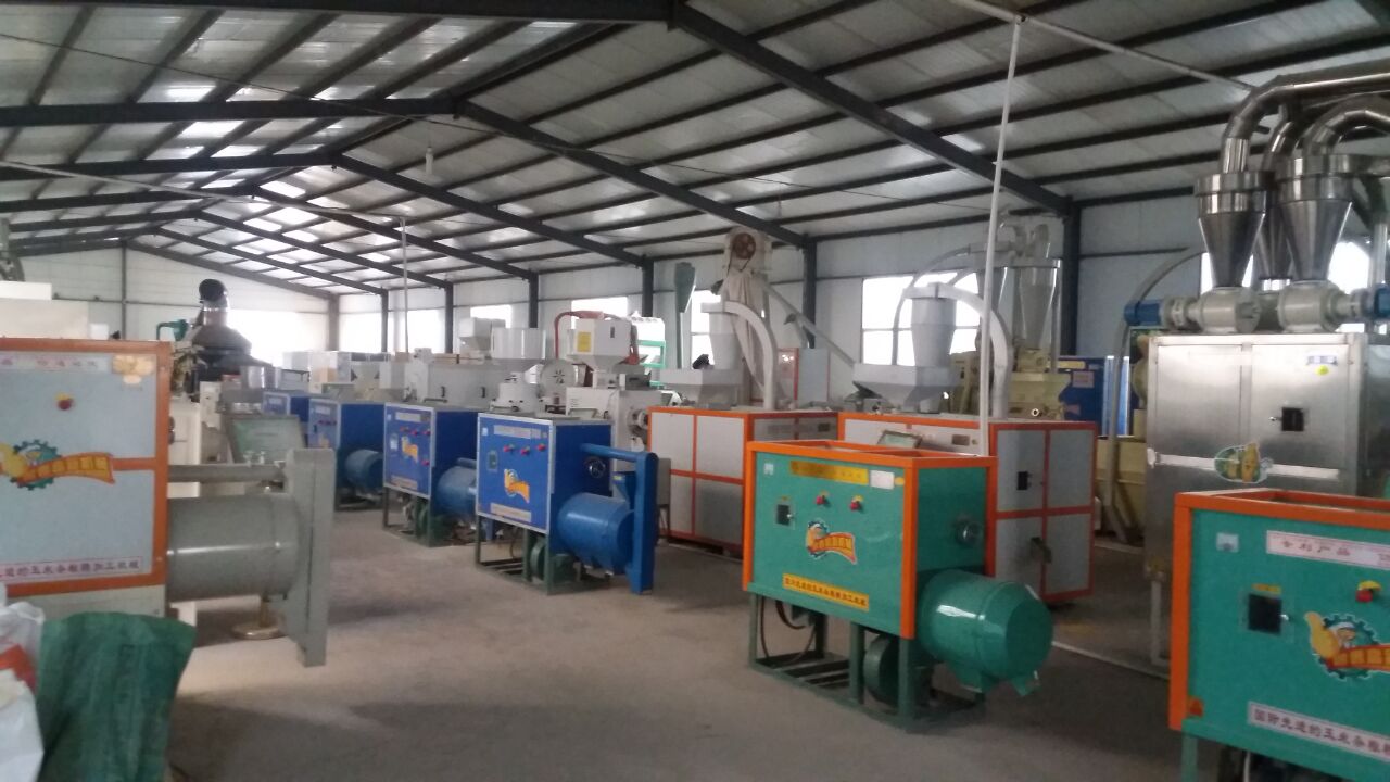 山東魯曹高新玉米制糝機械 玉米剝皮磨渣機