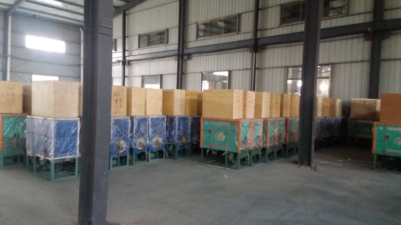 山東魯曹高新玉米制糝機械 玉米剝皮磨渣機