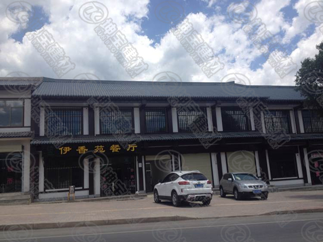 古有琉璃瓦，今有樹脂瓦，數(shù)風流人