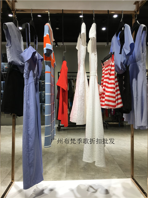 真情告白品牌折扣女裝剪標貨源批發(fā)