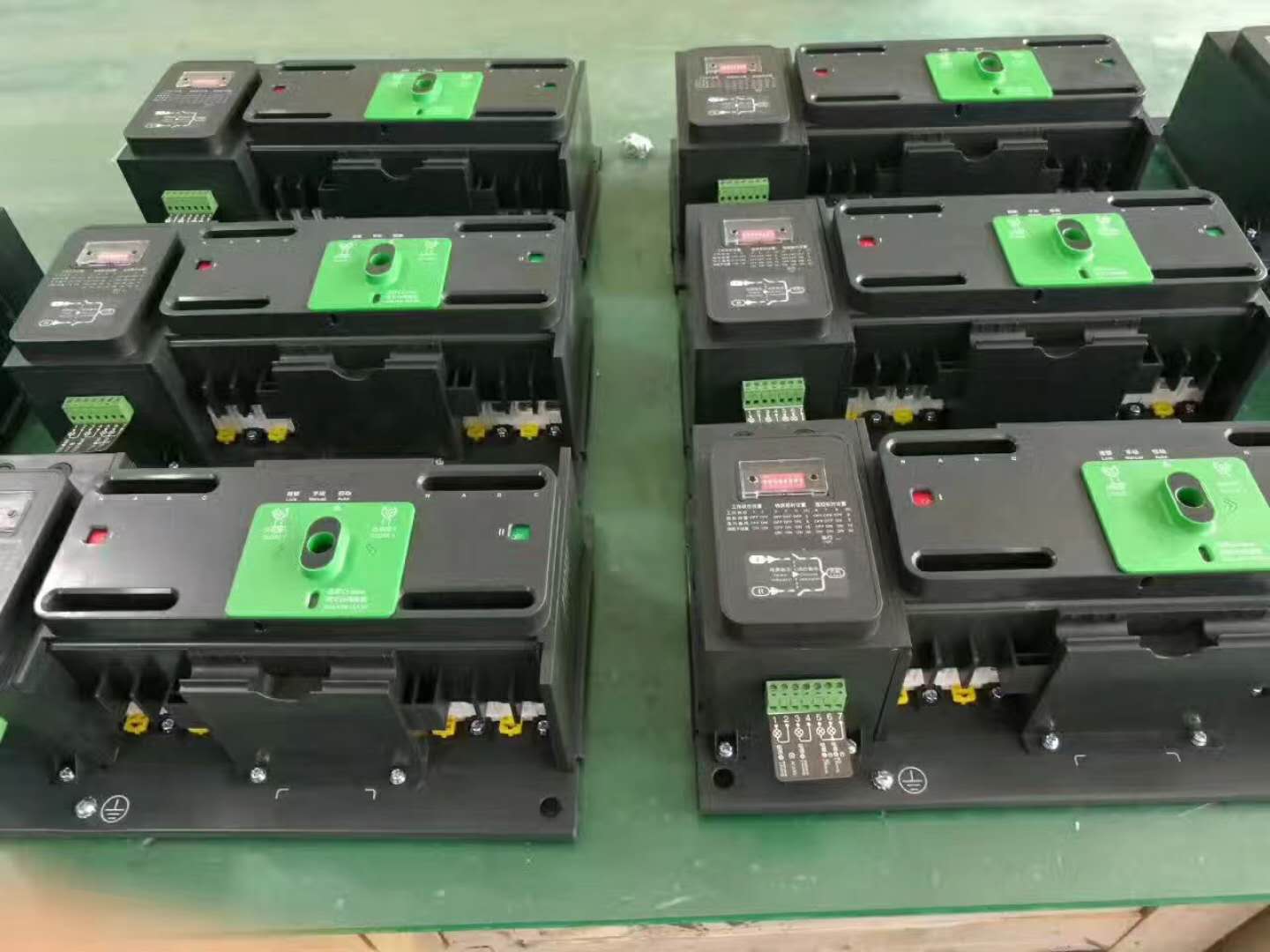 萬高型雙電源開關(guān)