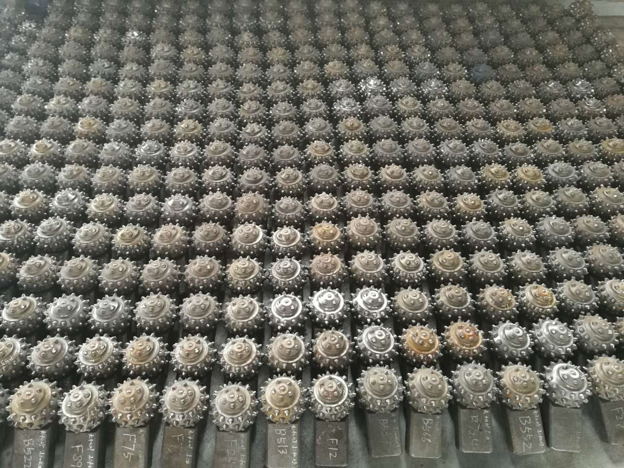 廠家供應(yīng)優(yōu)質(zhì)石油水井用牙輪掌片