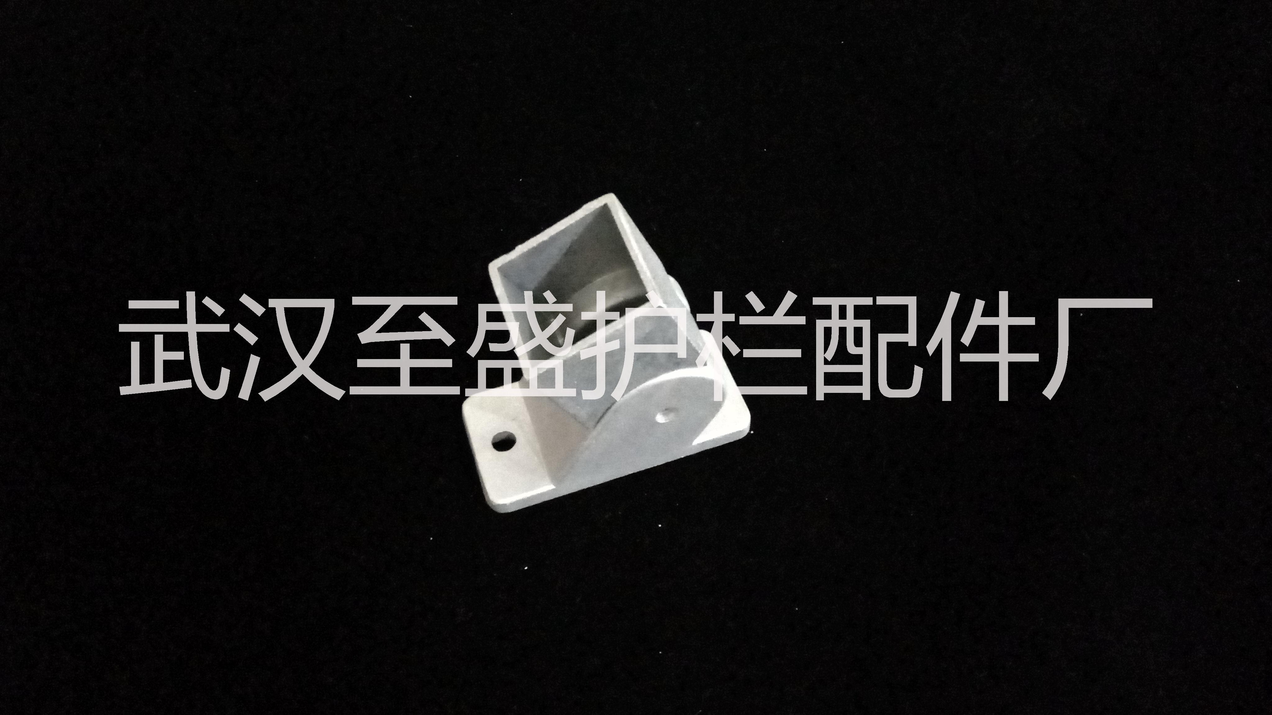 供應(yīng)鋅鋼護(hù)欄壓鑄鋁樓梯扶手40*40橫欄管活動(dòng)連接立柱配件