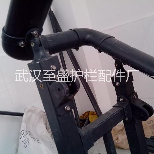 供應(yīng)鋅鋼護(hù)欄壓鑄鋁樓梯扶手40*40橫欄管活動(dòng)連接立柱配件