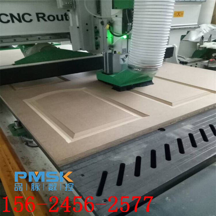 買數(shù)控開料機(jī)，一定選擇正規(guī)生產(chǎn)