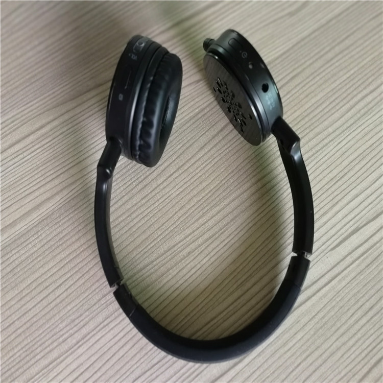 訂做折疊式耳機(jī)車縫PU皮耳套/熱壓膠粘海綿皮護(hù)套/耳機(jī)頭梁報(bào)價(jià)