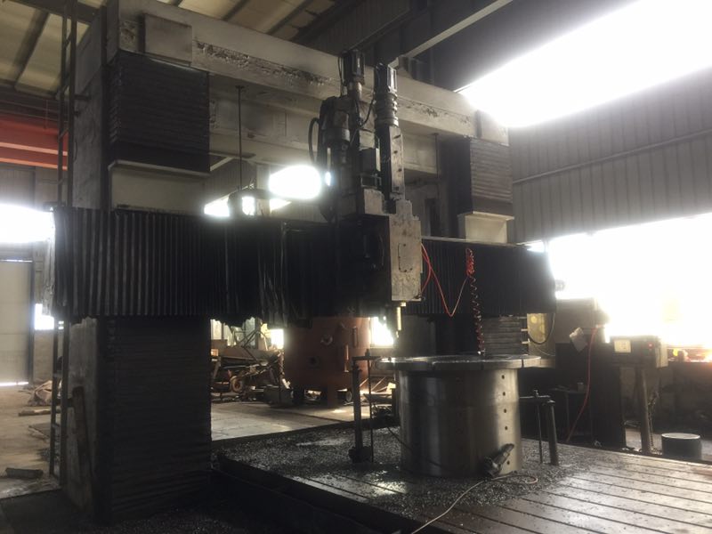 出售正用二手?jǐn)?shù)控龍門鏜銑床蕪湖恒升機(jī)床廠8成新請(qǐng)電議