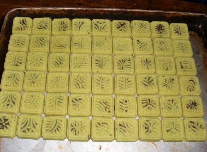 半自動(dòng)高產(chǎn)量雙缸液壓綠豆糕機(jī)云片糕機(jī)冰豆糕機(jī)