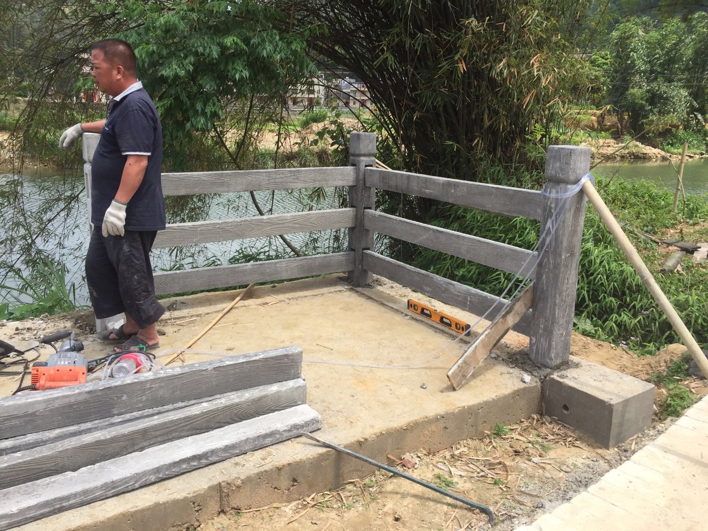 仿木橫桿款6*14護欄 山西晟泰仿木橫桿款6*14護欄