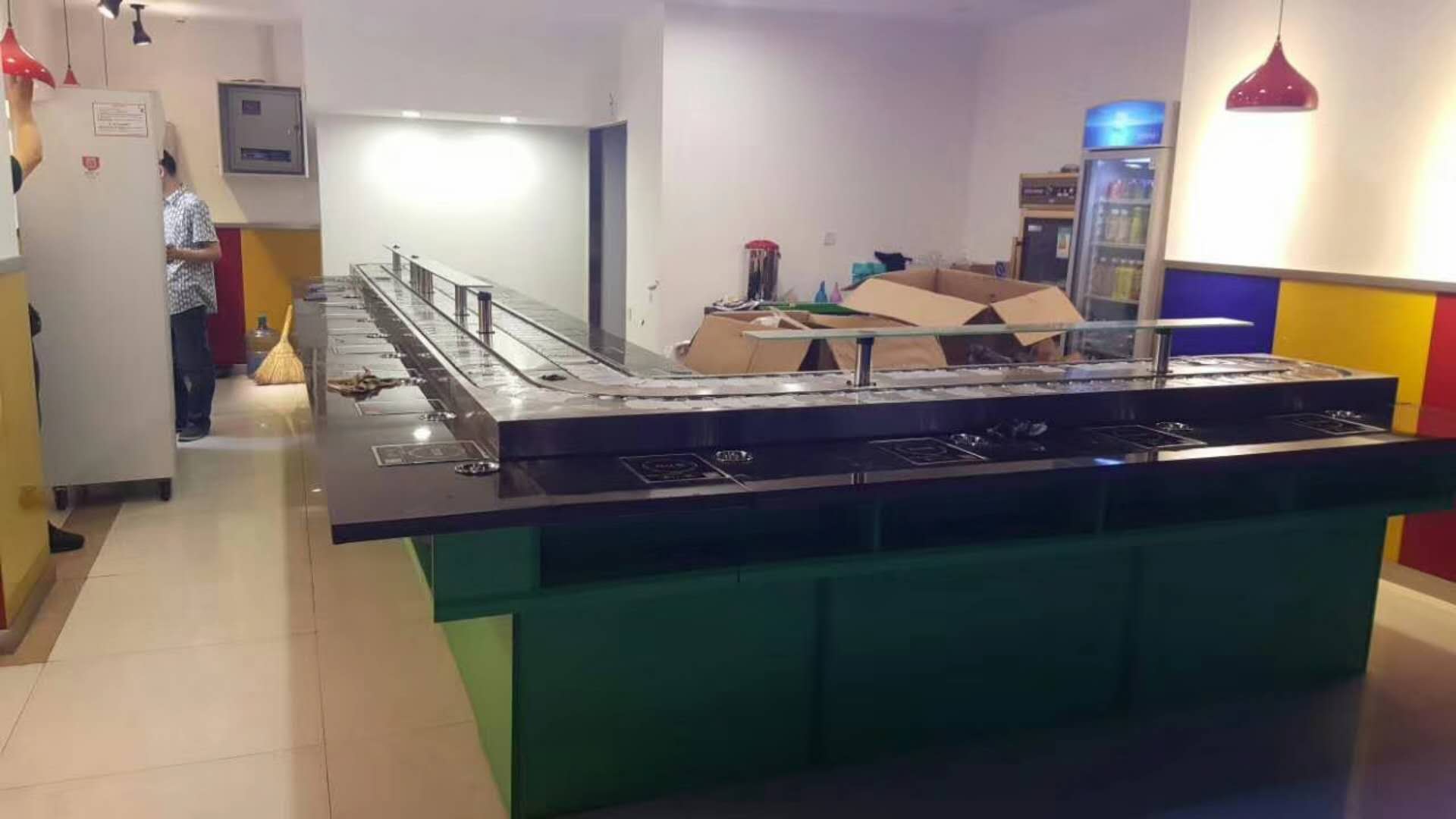 回轉(zhuǎn)火鍋設(shè)備 旋轉(zhuǎn)火鍋設(shè)備 火鍋加盟 火鍋設(shè)備價格