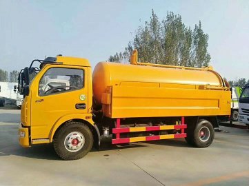8方吸污車(chē)、吸污車(chē)廠家直銷(xiāo)、東風(fēng)多利卡D9吸污車(chē)