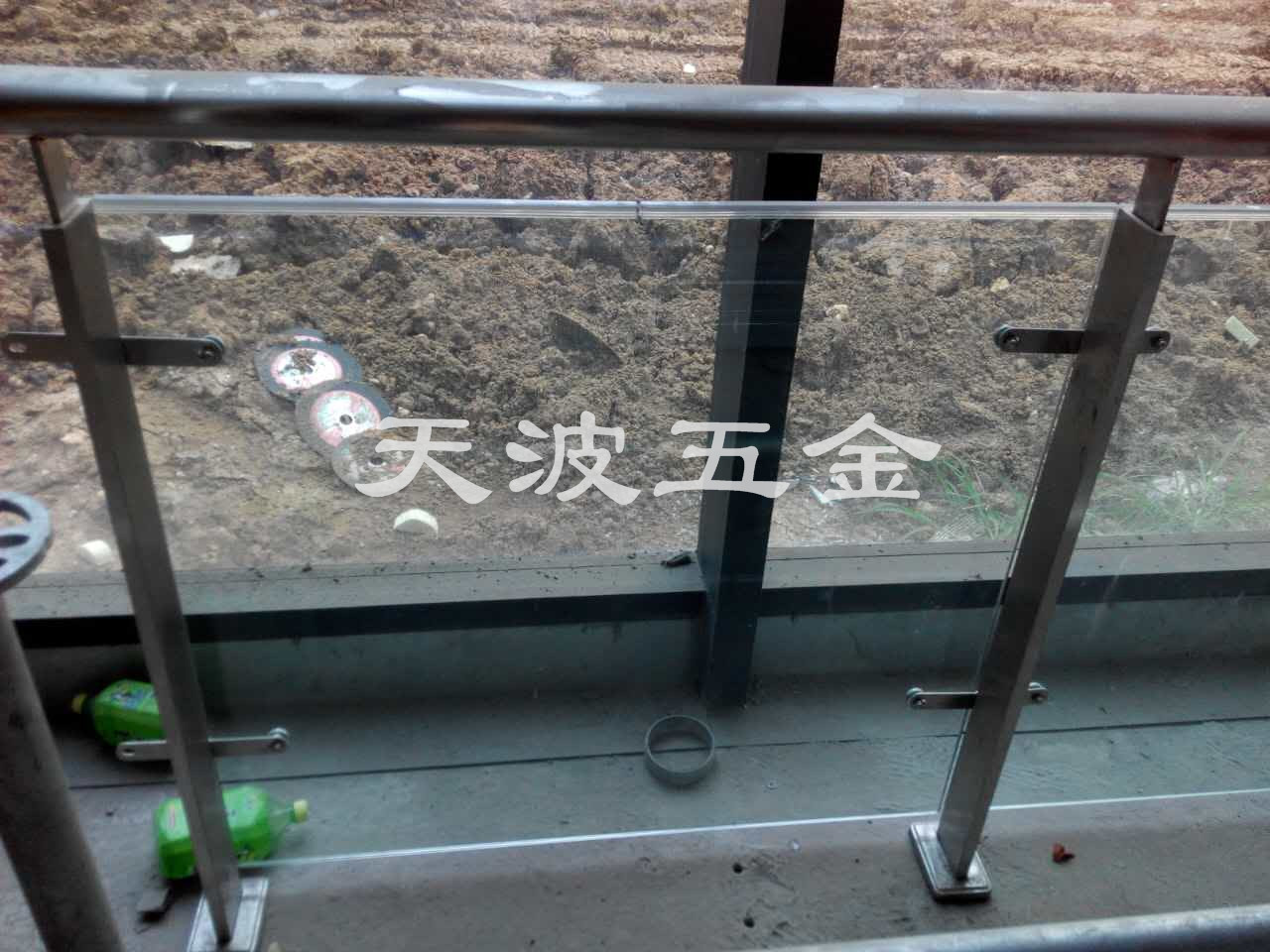 304立柱不銹鋼工程立 304不銹鋼工程 掛玻璃立柱  304不銹鋼工程 玻璃立柱扶手 304立柱不銹鋼工程立柱樓梯立柱