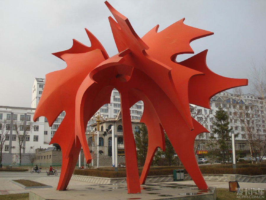 池州公園楓葉雕塑，安徽不銹鋼雕塑廠家制造，安徽主題公園楓葉雕塑報(bào)價(jià)