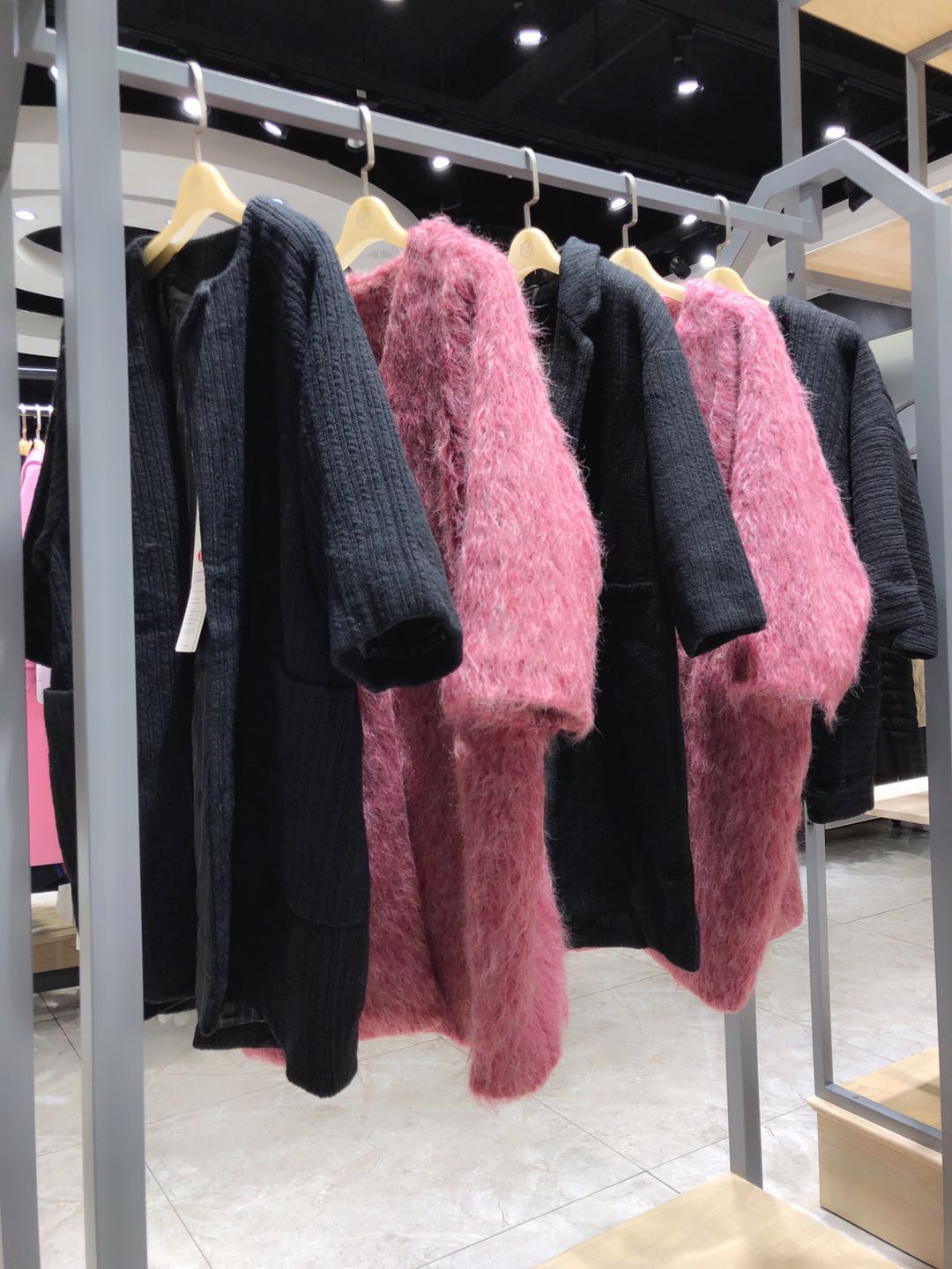 廠家直銷潮牌羊毛大衣冬裝批發(fā)拿貨 一手貨源