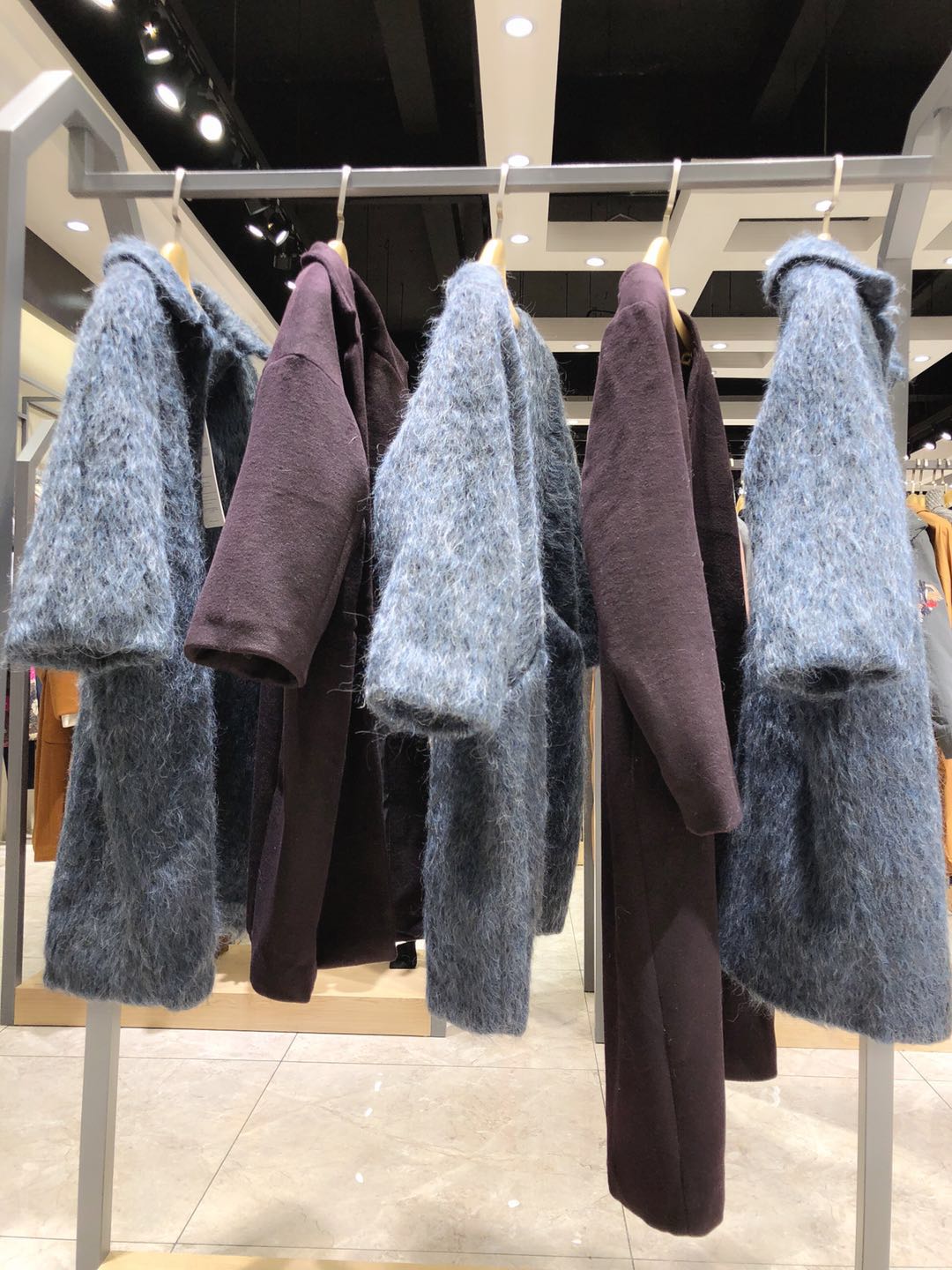 廠家直銷潮牌羊毛大衣冬裝批發(fā)拿貨 一手貨源