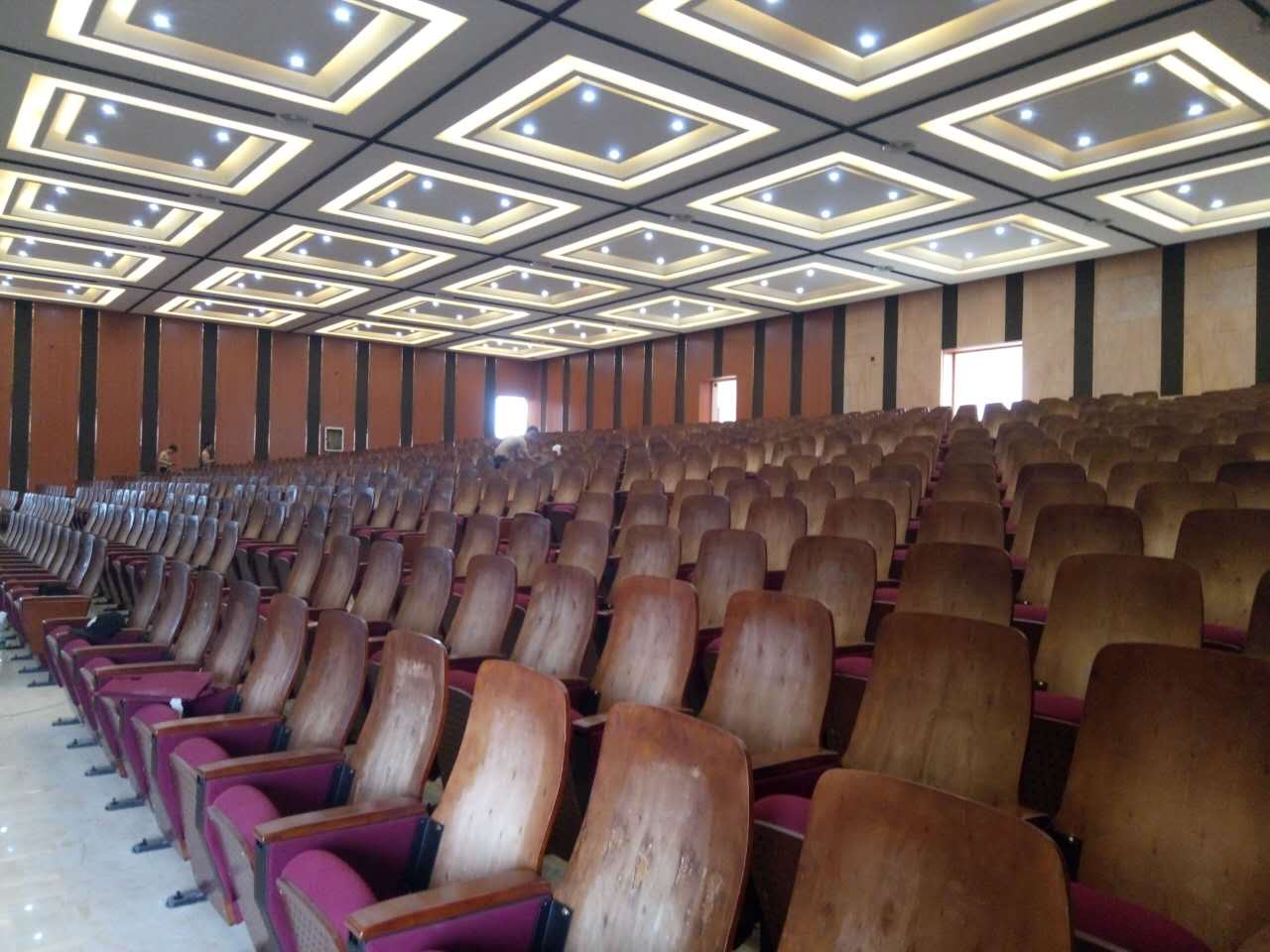 安徽報告廳座椅廠家，安徽生產(chǎn)報告廳座椅廠家，安徽安裝禮堂椅廠家